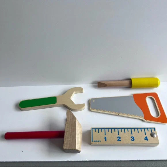 Melissa and Dug Wooden Tool Set with Belt - Picture 3 of 11